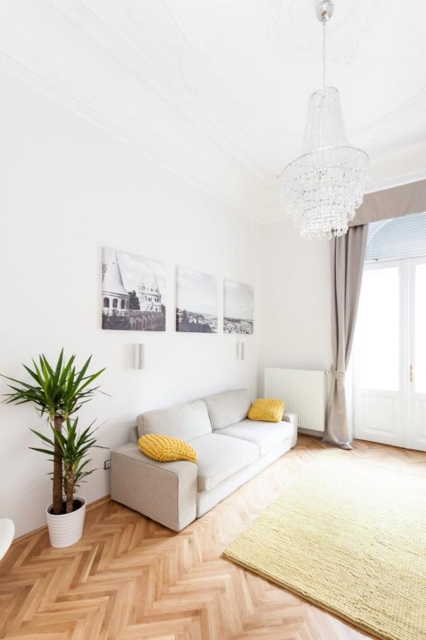 Bpr Sophisticated Astoria Suite With Balcony Budapeste Exterior foto