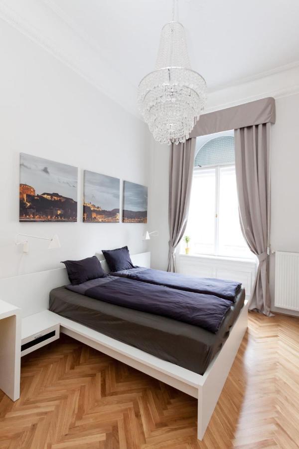 Bpr Sophisticated Astoria Suite With Balcony Budapeste Exterior foto